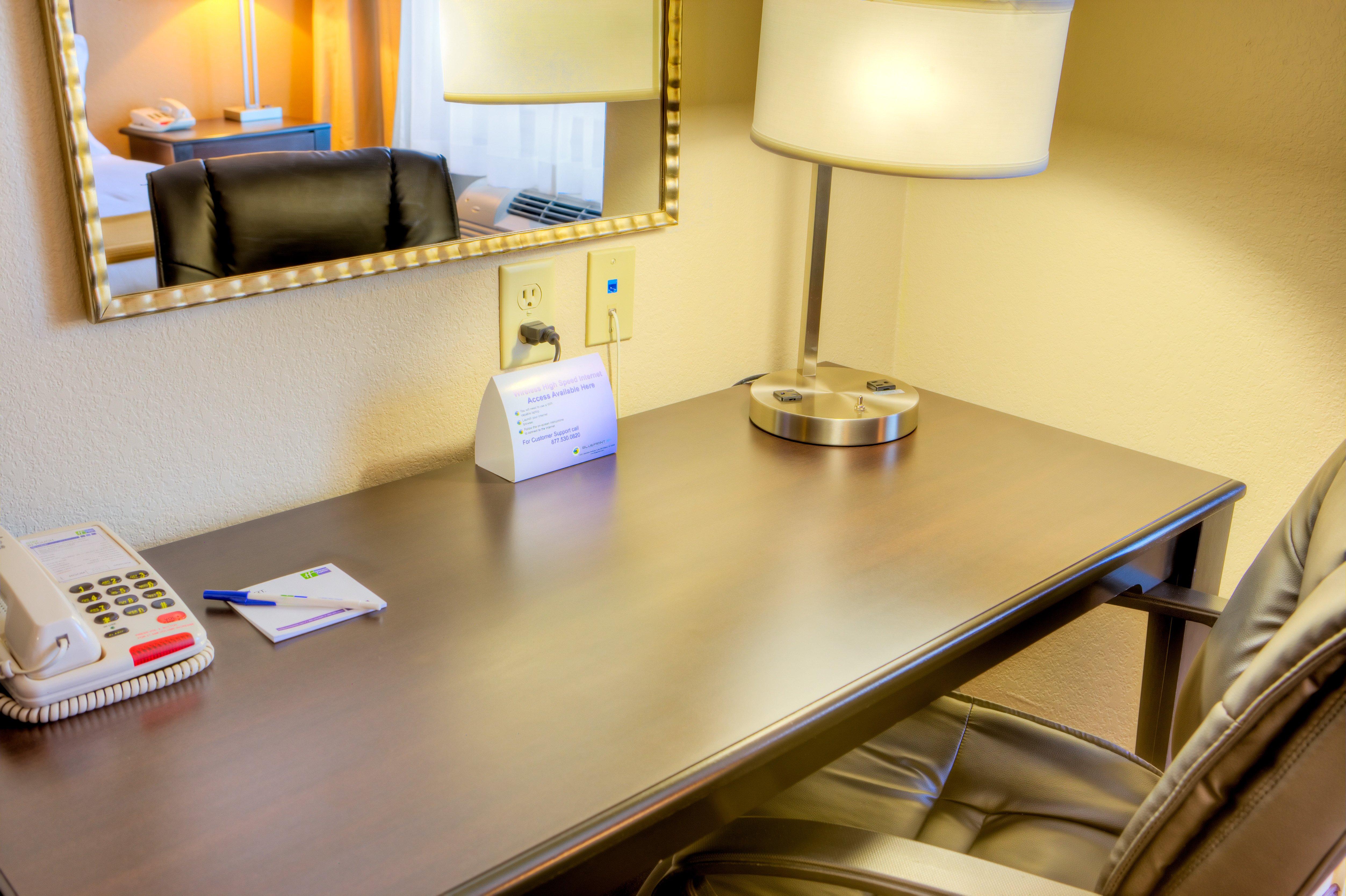 Holiday Inn Express And Suites Granbury By Ihg Esterno foto