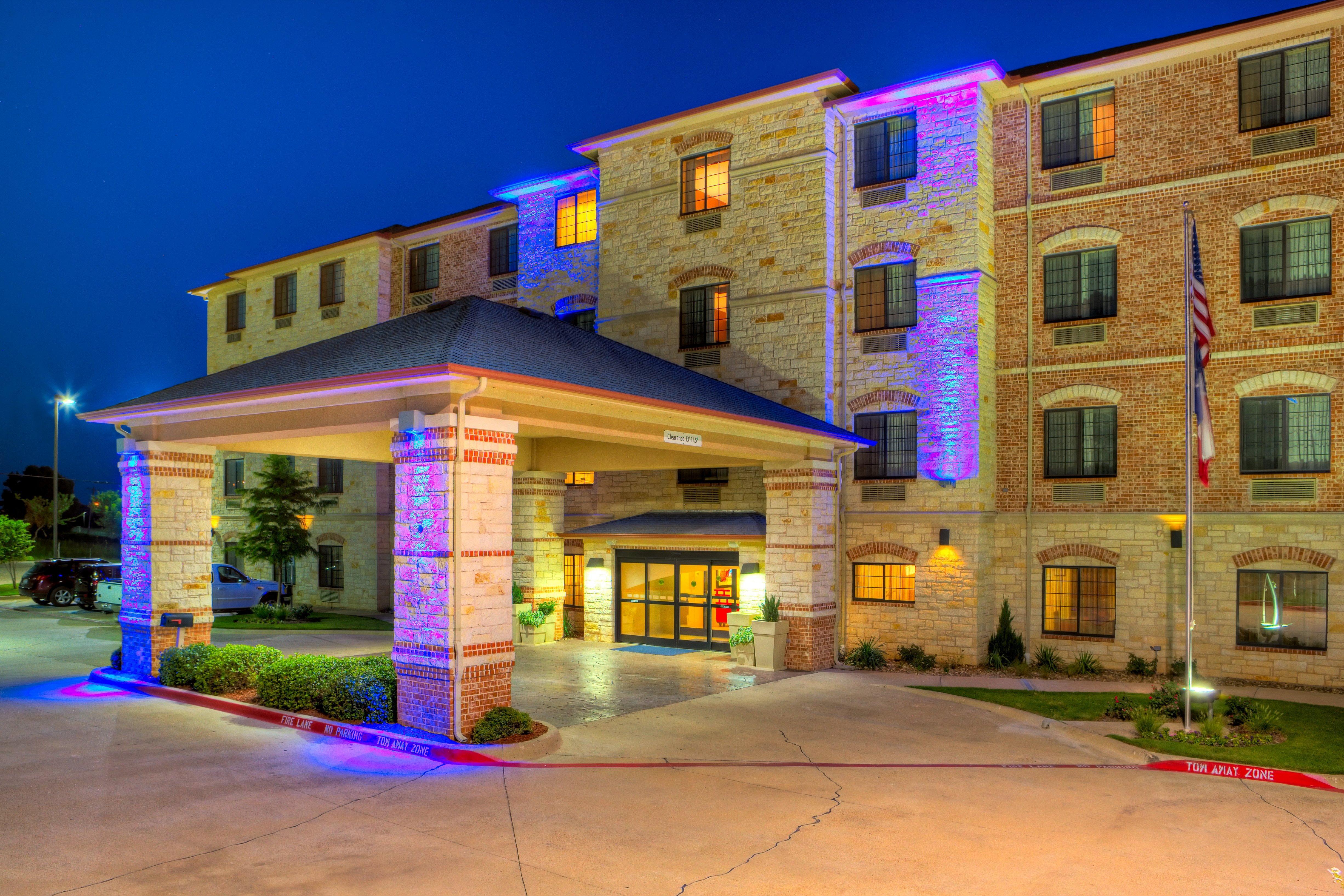 Holiday Inn Express And Suites Granbury By Ihg Esterno foto